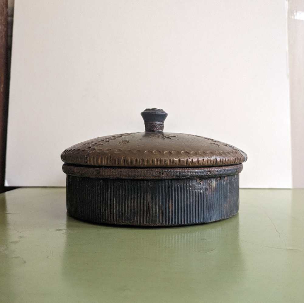 Vintage trinket box